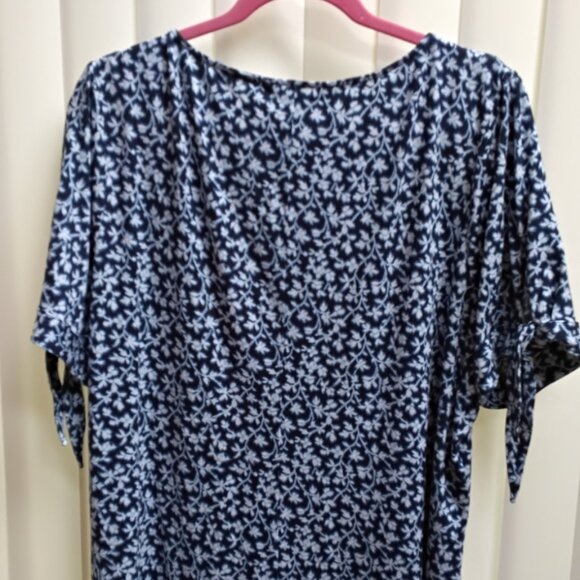 2X Lauren by Ralph Lauren women's floral stretch jersey top Blue white color - Picture 5 of 7